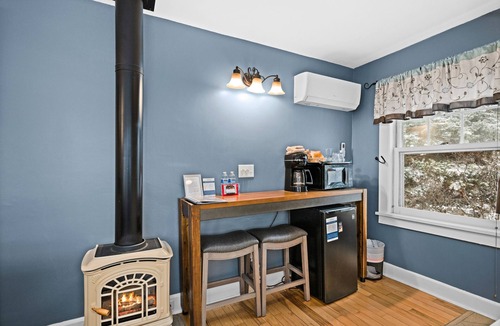 Congdon Park House | North Shore Suite | Jacuzzi & Sauna