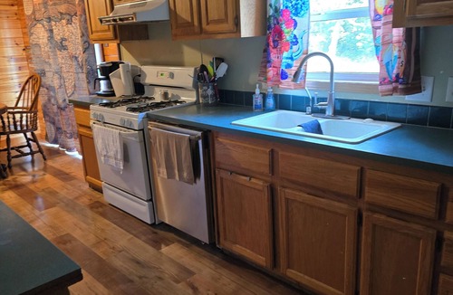 Luther House | Northern Nature Nest 3/Bed 2/Bath Pet Friendly, Trail Access-Luther, MI