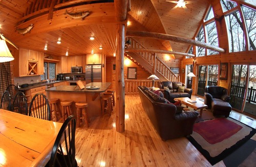 Sarona Cabin | Northern Traditions - Loon Lodge