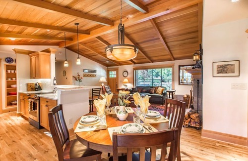 Vancouver House | Northwest Craftsman Lodge, Sleeps 4, 2 Bathrooms, 1700 square feet