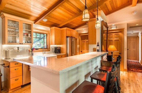 Vancouver House | Northwest Craftsman Lodge, Sleeps 4, 2 Bathrooms, 1700 square feet