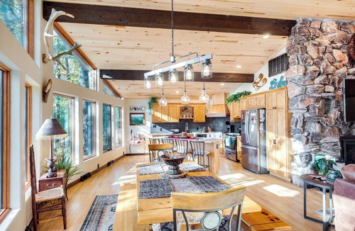Manitowish Waters Cabin | Northwoods Cabin w/Lake Access & Boat Dock