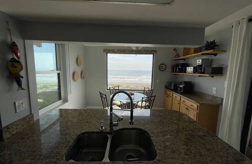 Cocoa Beach Condo | OCEAN FRONT,CORNER UNIT, TOP FLOOR 2 BEDROOM/2 BATHS