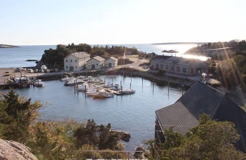 The Dumplings House | Ocean Front Secluded 4 BR Kid & Pet Friendly Vacation house