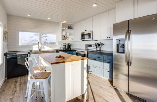 Seal Rock House | Ocean Front with Spectacular Views! 2 Bedroom, 2 Bath! Seal Rock!