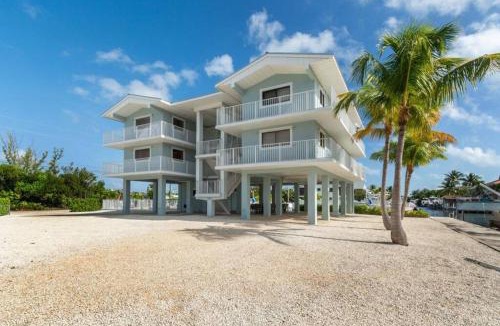 Key Largo House | Ocean Shores Villa 2 in Key Largo with pool and boat slip