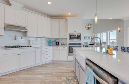 Ocean Springs House | Ocean Springs 'Magnolia Beach House' on Pvt Beach!