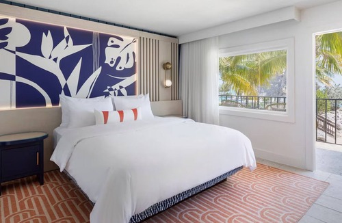 Islamorada Hotel | Ocean View Guest Room, 1 King, Balcony | Pool
