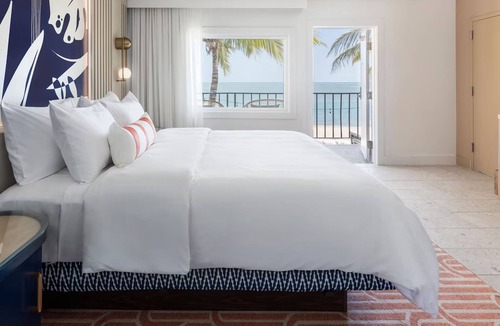 Islamorada Hotel | Ocean View Guest Room, 1 King, Balcony | Pool