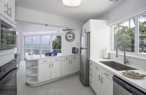 Islamorada House | Oceanfront 2 Homes | Private Beach & Pool | 3 Acre