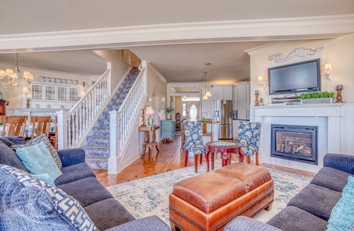 Roads End House | Oceanfront 5 Bed/5 Bath Roads End Victorian Beauty- SandeCastle