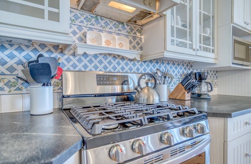 Roads End House | Oceanfront 5 Bed/5 Bath Roads End Victorian Beauty- SandeCastle