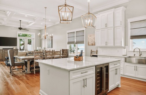 Gulfport House | Oceanfront Beach Retreat/11 Beds/Sleeps 18/Gulfport