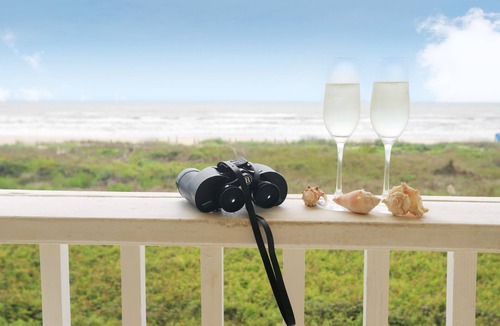 Freeport House | Oceanfront Beach House | Direct Beach Access | 4/2, Washer/Dryer, Full Kitchen