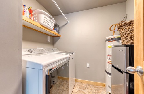 Neahkahnie Beach Cabin | Oceanfront Cabin with Private Hot Tub, Shoreline and Mountain Views