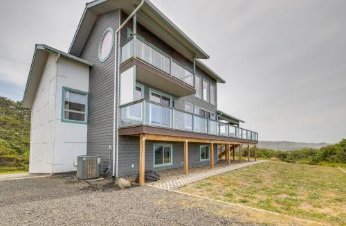 South Beach House | Oceanfront Home w/Hot Tub, Sauna, 8 Mi to Newport