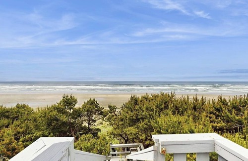 Seal Rock House | Oceanfront Home with Stunning Views & Private Beach Access - Dogs OK