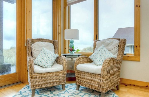 Manzanita House | Oceanfront Manzanita!