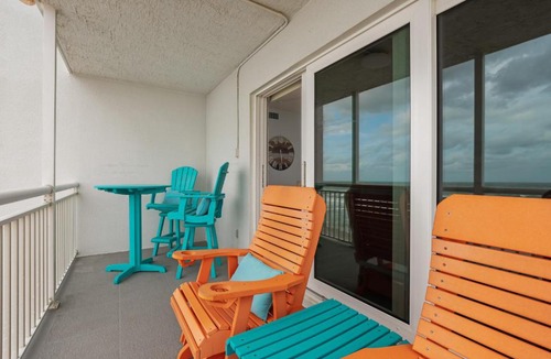 South Patrick Shores Apartment | Oceanfront Oasis - 2BR2BA direct oceanfront!