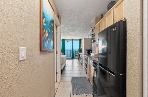Lenox Park Condo | Oceanfront Studio w/Balcony, Pool & Hot Tub Access