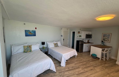 Ribault Apartment | Oceanfront Studio – Walk to Daytona Boardwalk!