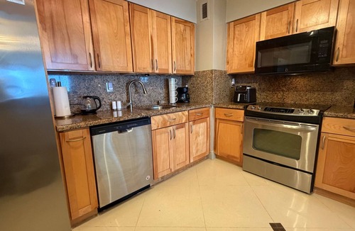 Surfside Condo | Oceanfront two-bedroom
