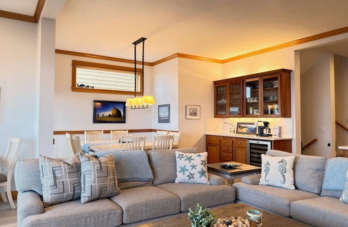 Seaside House | Oceanfront with 4 Suites
