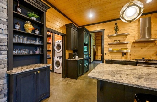 Broken Bow Cabin | Off The Hook|Luxury|Sleeps 21