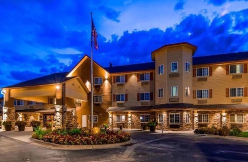 West Omaha Hotel | Old Mill Inn