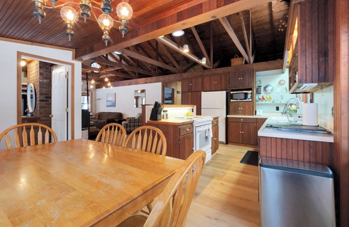 Onekama House | One Cozy Cottage: Summer Days & Starry Nights – Stay Close to the Fun!