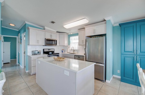 Cudjoe Key House | Open-water home with stunning views, 42' seawall for 40' boat, modern updates, large balcony