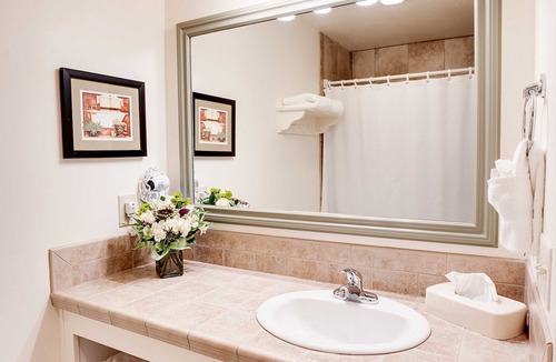 Silverton Hotel | Oregon Garden Resort