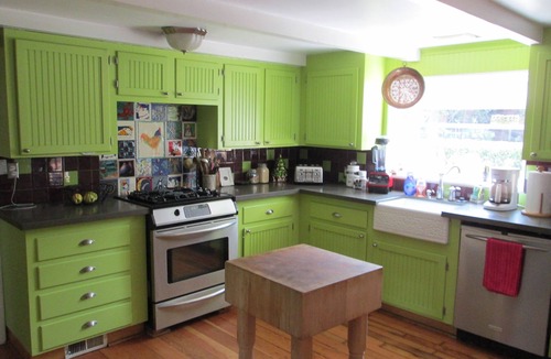 Blue Heron House | ORIGINAL 1927 COZY LAKEFRONT BUNGALOW WITH WRAP AROUND PORCH