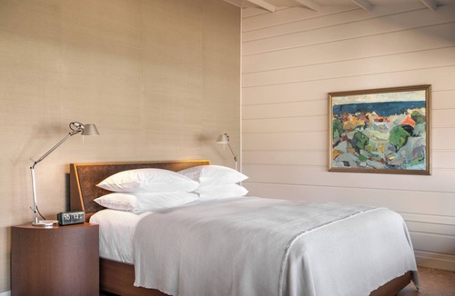 Harbor Springs Hotel | OTIS Harbor Springs