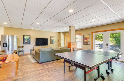 Ranger Cabin | 'Owl's Nest' Pet-Friendly Cabin w/Private Hot Tub