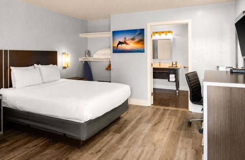 North Fremont Street Hotel | Pacific Inn