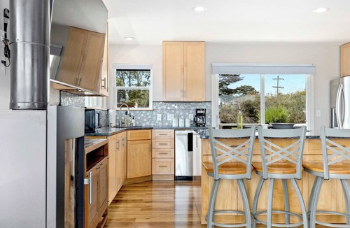 Eastside Santa Cruz House | Pacific Paradise steps from the Beach!