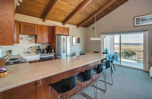 Gearhart Condo | Pacific View V486