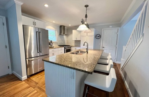 Bay Point House | Paddle board? Beach Sunsets? Fine dining? Vineyards? This is the ideal getaway.