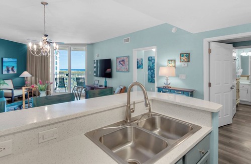 Fort Walton Beach - Destin Condo | Palms Resort 2813: 2br, Pools, Courts, Gulf Views & Minutes to Beach!