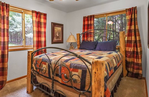 Eagle River Cabin | Panoramic Views over looking the Eagle River Chain of Lakes!