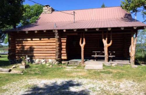 Drummond Cabin | Papins Resort Cabin #8
