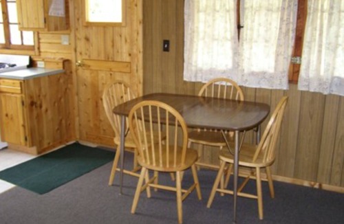 Drummond Cabin | Papins Resort Crow Cabin