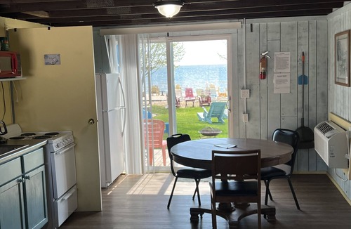 Tawas City Hotel | Paradise Beach Resort