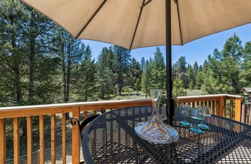 Tahoe Paradise House | Paradise in the Pines: Hot Tub, BBQ, Pet Friendly
