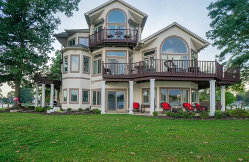 Battle Creek House | Paradise Island the real fantasy Nou'veau riche