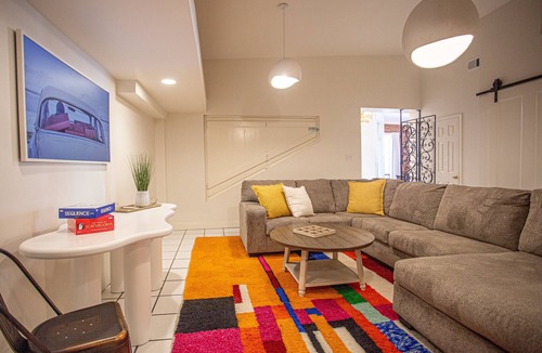 Natchez Apartment | Paradise Loft | 3/2.5, King Beds, Heart of Downtown, Full Kitchen/Wet Bar, Streaming TV