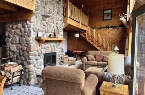 Crivitz Cabin | Park and Relax