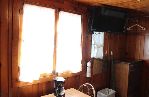 Ludington Cottage | Parkview Cottage #9 Sleeps 2- Only 1/2 block to the Beach