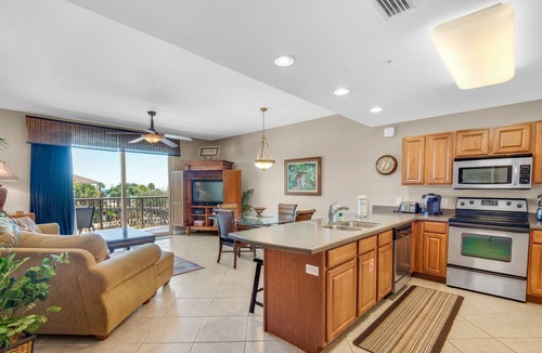 Miramar Beach Condo | ☀️Partial Gulf View~5 Star Walk-in Heated Pool~1BR+Twin Bunks~Beach Resort 310☀️